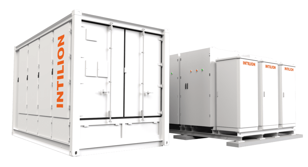 Produktdarstellung der Großspeichersysteme scalecube. Sowohl Rack als auch Containervariante.